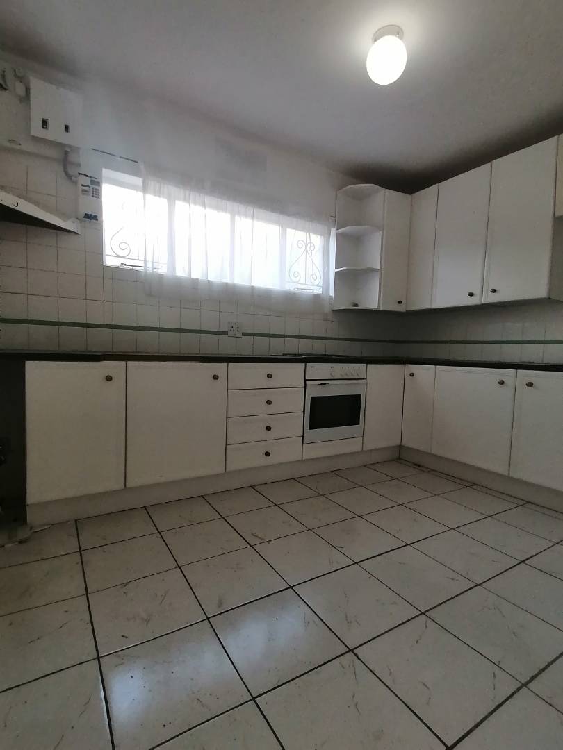 2 Bedroom Property for Sale in Vredehoek Western Cape